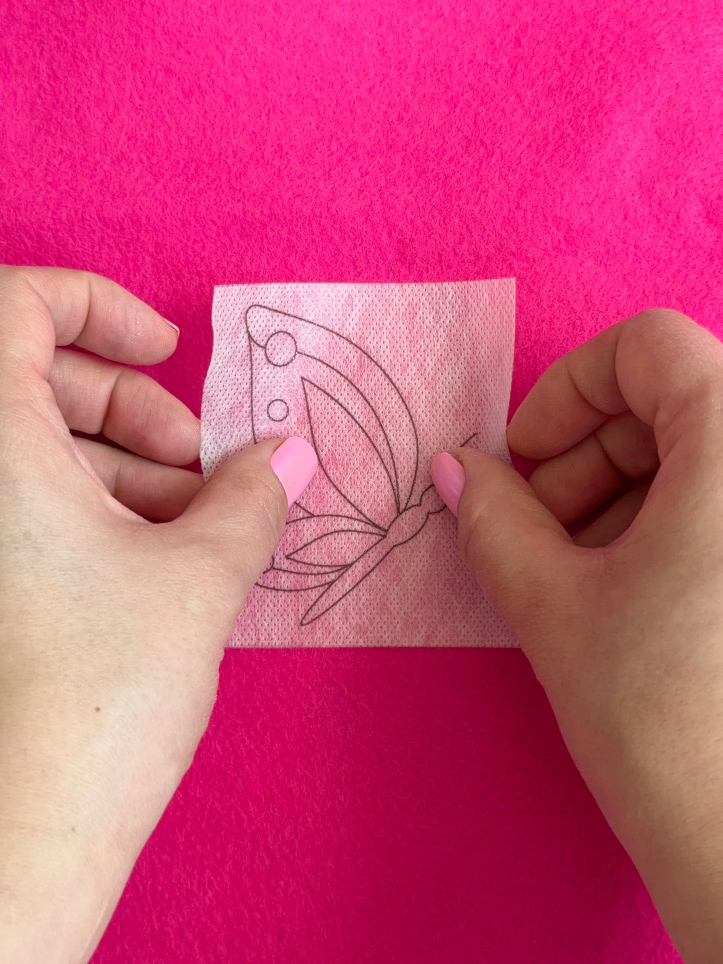 Soft Flutter 1-Stitch Beginner Embroidery Kit